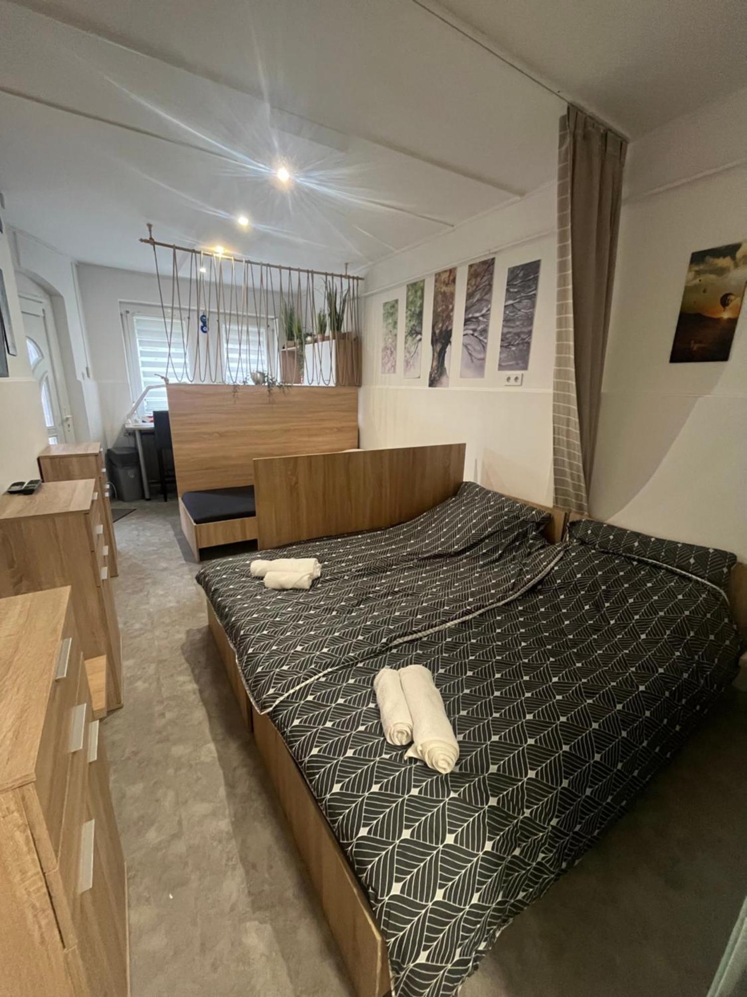 Jobarat Szallashely Szeged Bagian luar foto